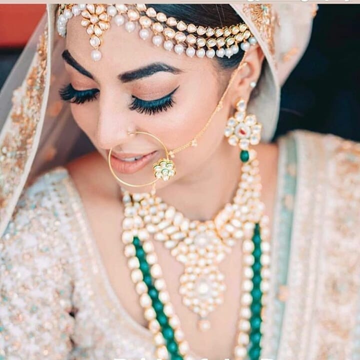 5 makeup look ideas to go with golden bridal outfit | Be Beautiful India