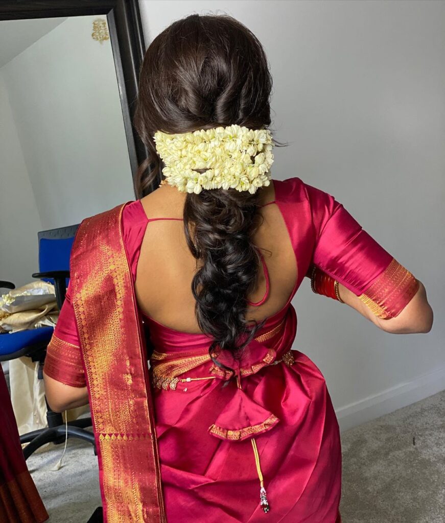 35 Easy And Fashionable Hairstyles For Sarees