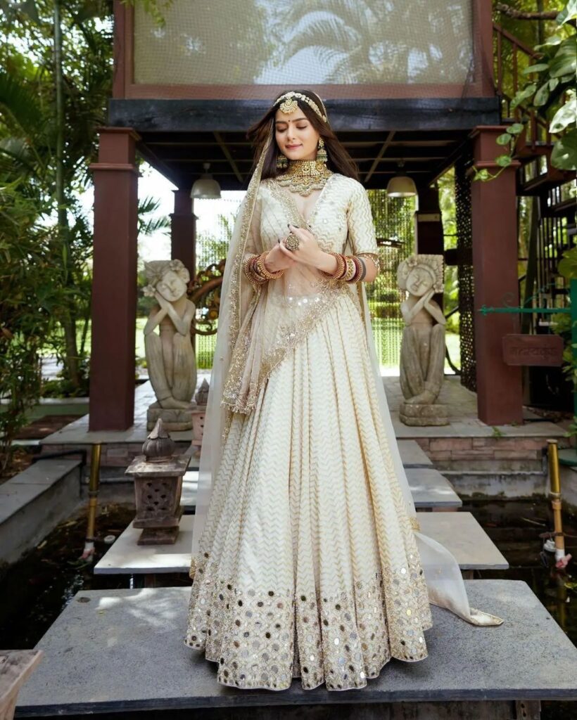 Bridal White Pure Sequin Silk Lehenga Gown SFINSB79 –, 54% OFF