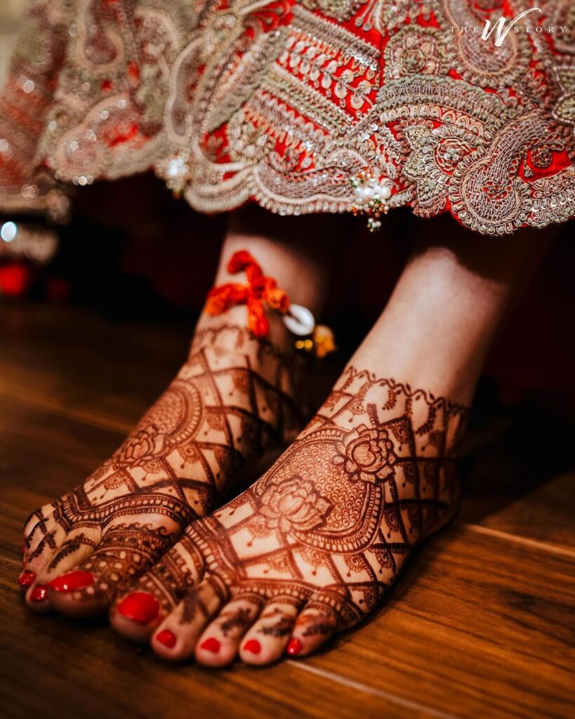 Foot Mehndi Design bridal simple