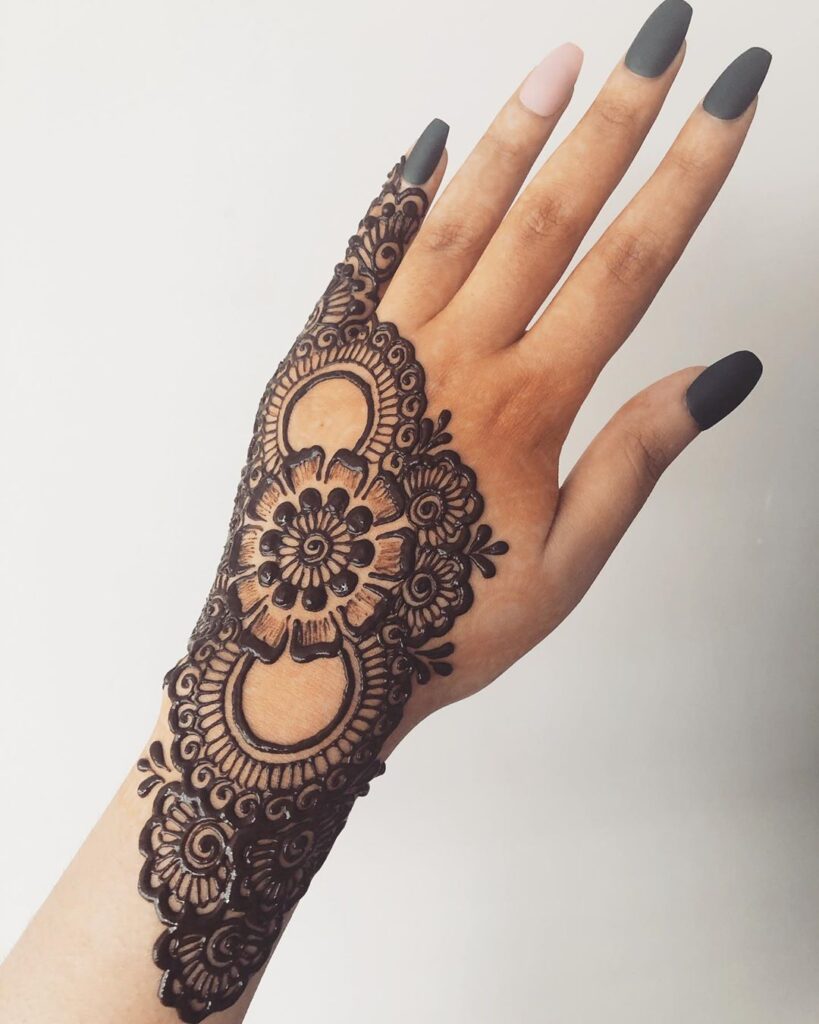 55 Stylish Front Hand Simple Mehndi Designs (With Photos) | Fabbon-hangkhonggiare.com.vn
