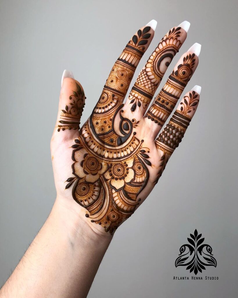 Wanna Book Online Mehandi Services This Karva Chauth? You Gotta Scout Out  These 5 Websites