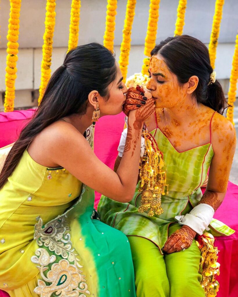 20##Haldi ceremony simple photo pose gairl ideas - YouTube