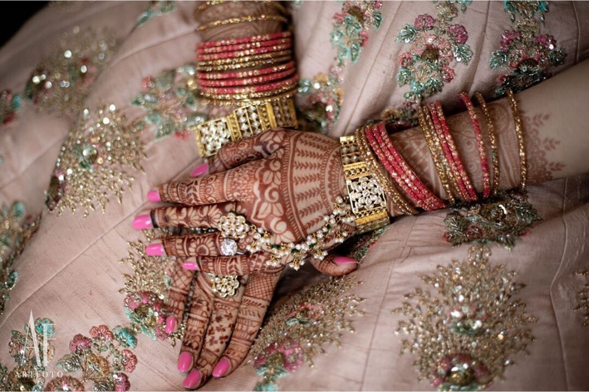 25 Bridal Bangle Stack Designs Without Choodas! - Wedbook