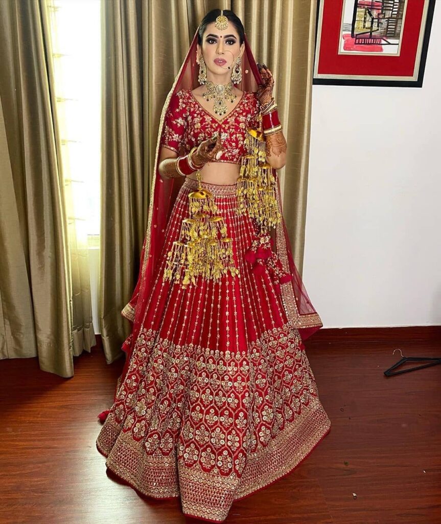 30 Lehenga Dupatta Draping Styles