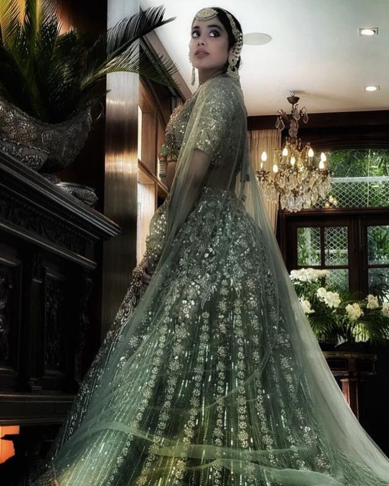 manish malhotra wedding lehenga online shopping