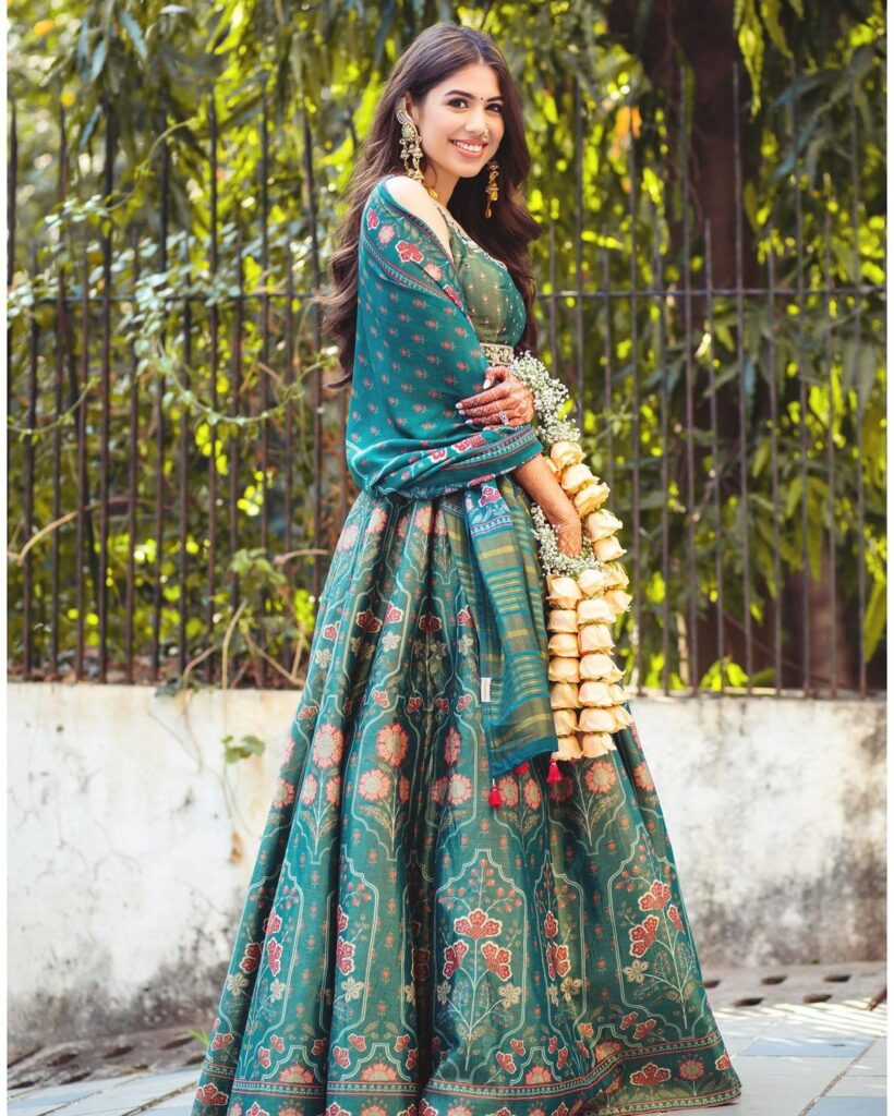 Over The Elbow Lehenga Dupatta Draping