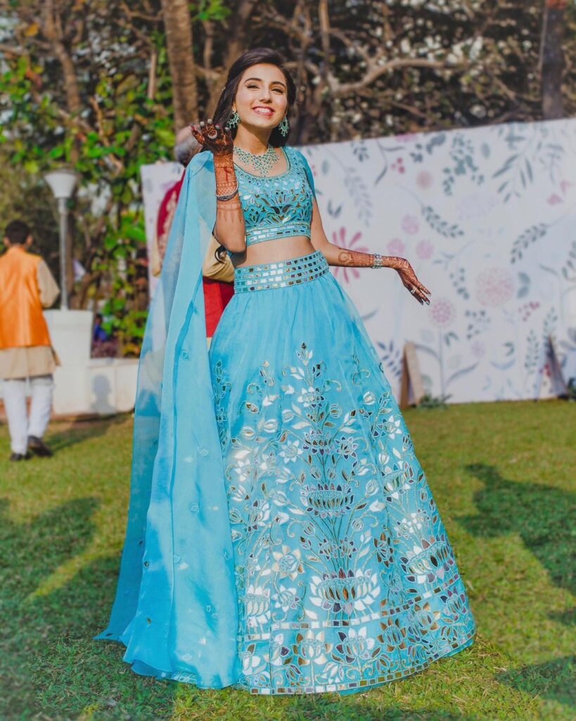 different styles to wear dupatta with lehenga