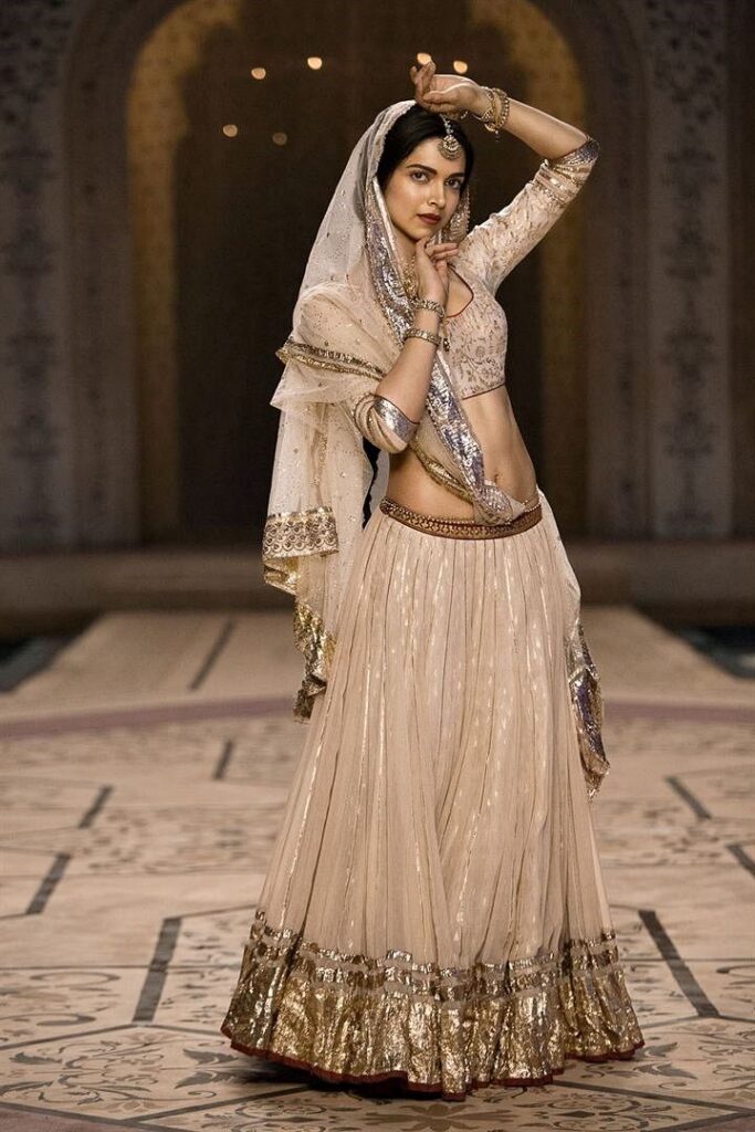 mastani dress deepika