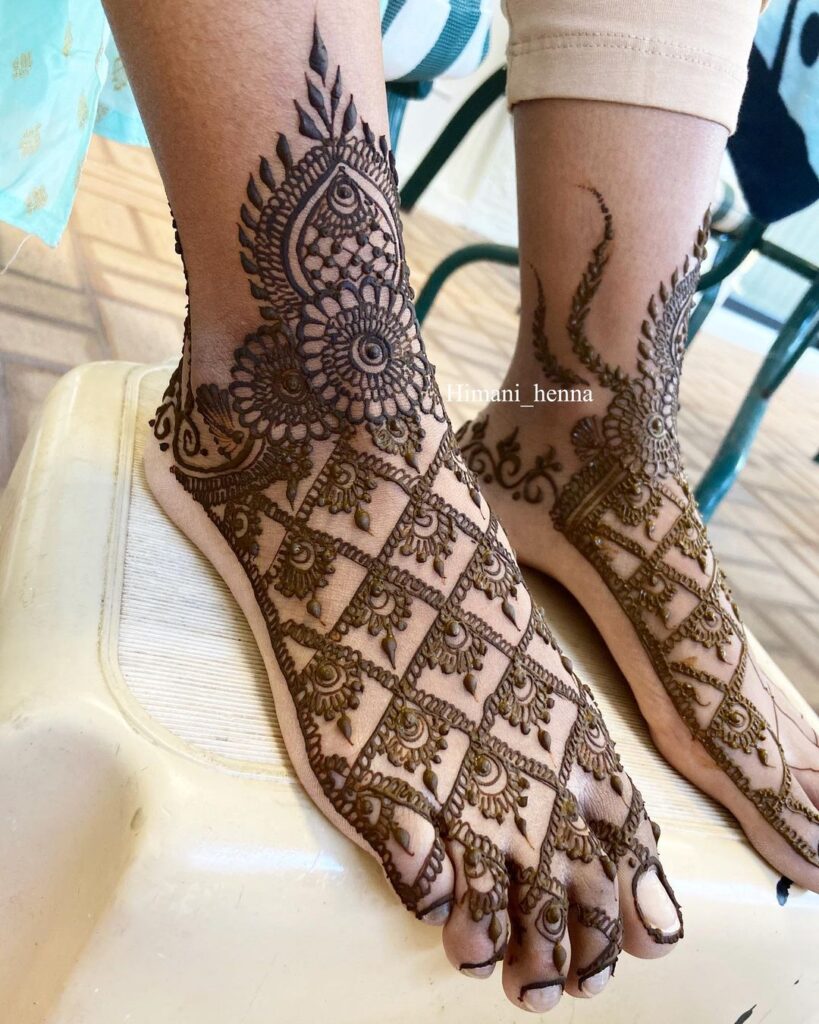 Jaal foot mehandi design