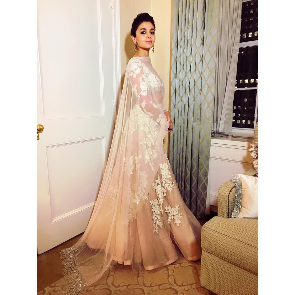 alia bhatt iifa white lehenga