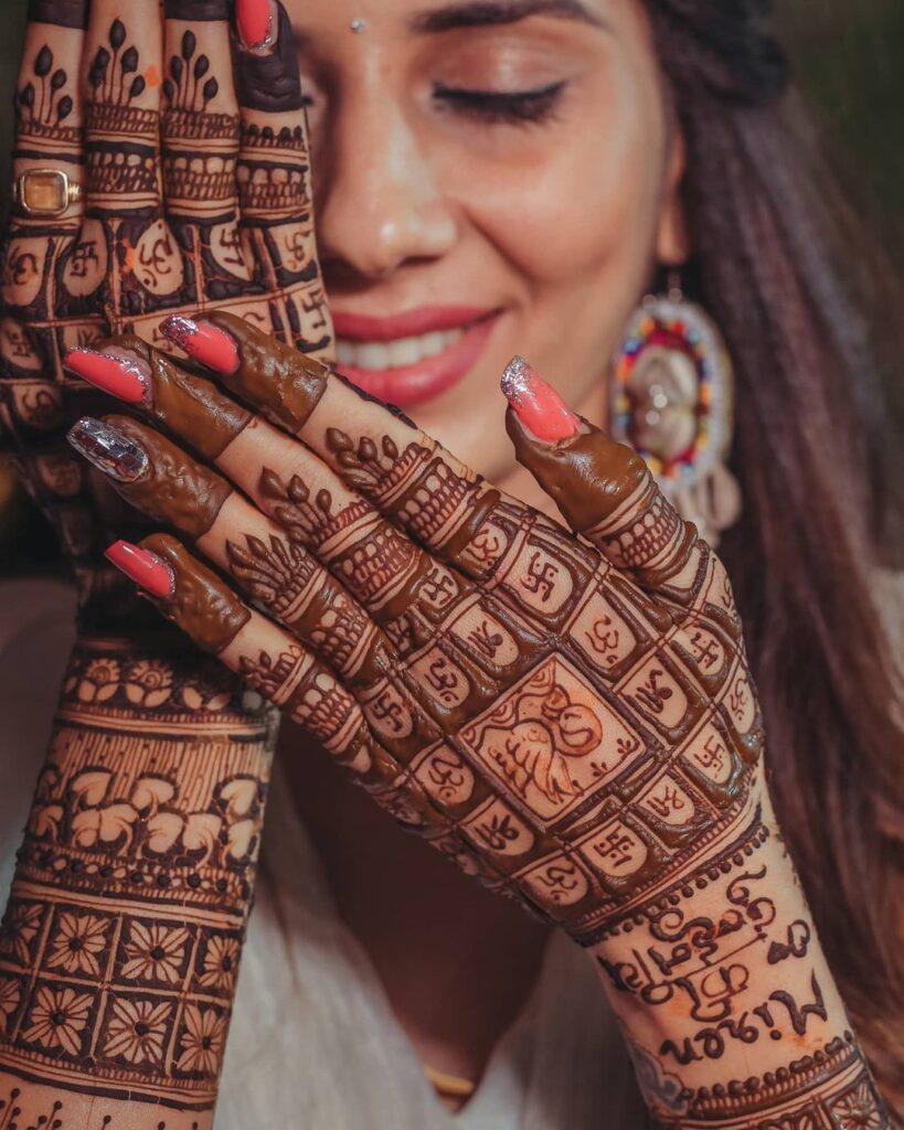 Modified Jaal Mehndi Design