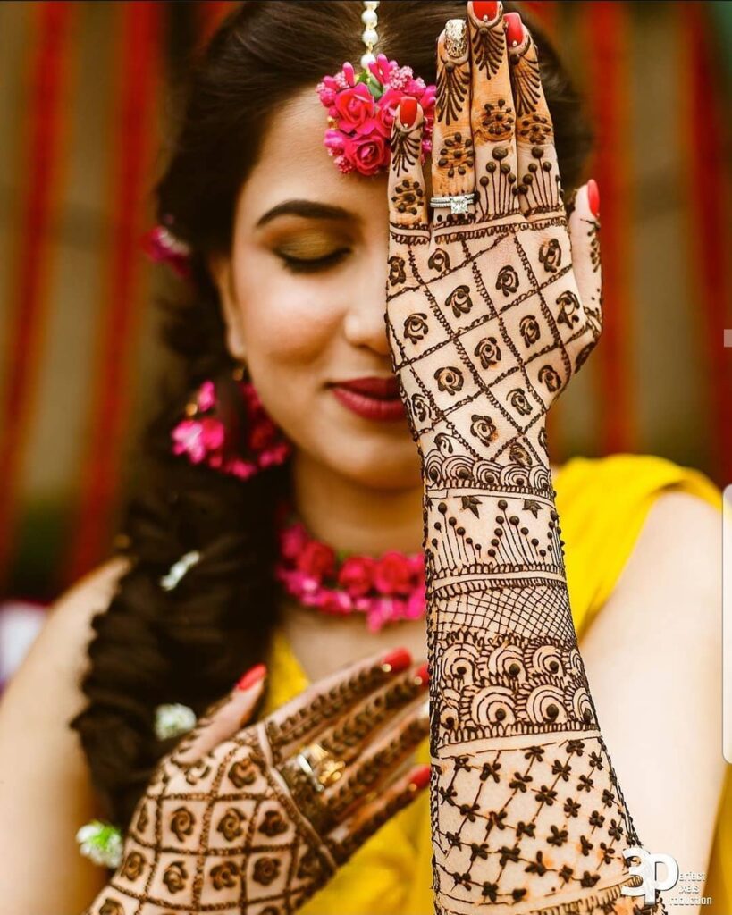 Simple Jaali Mehendi Design