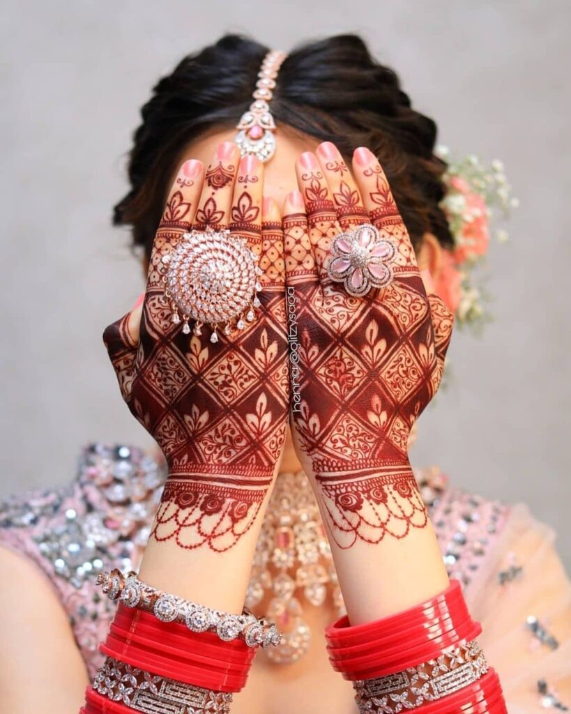 Latest Jaal Mehendi For Brides