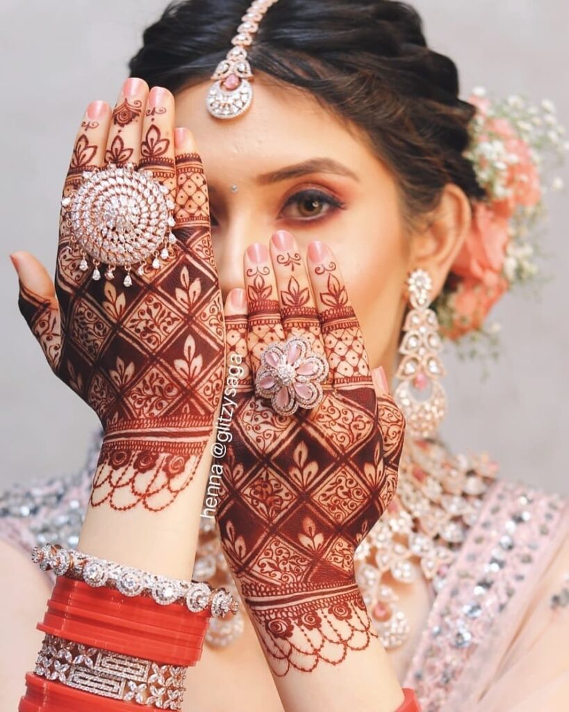 Latest Jaal Mehendi For Brides