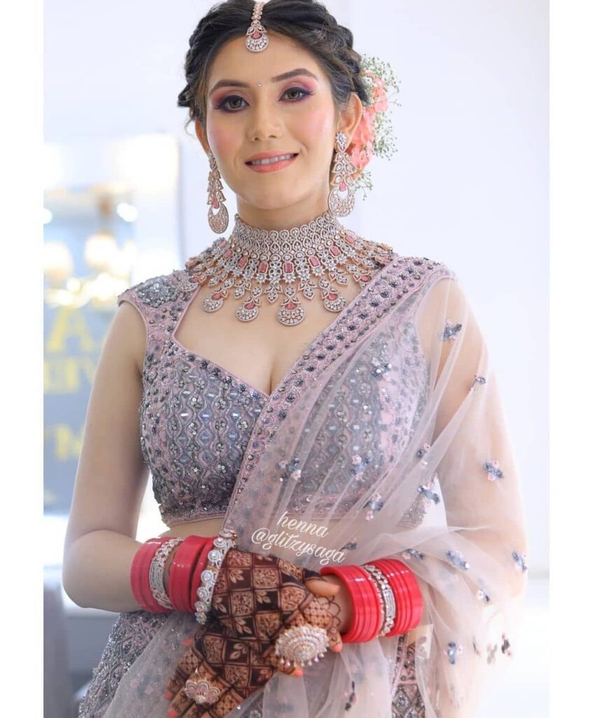 Latest Jaal Mehendi For Brides