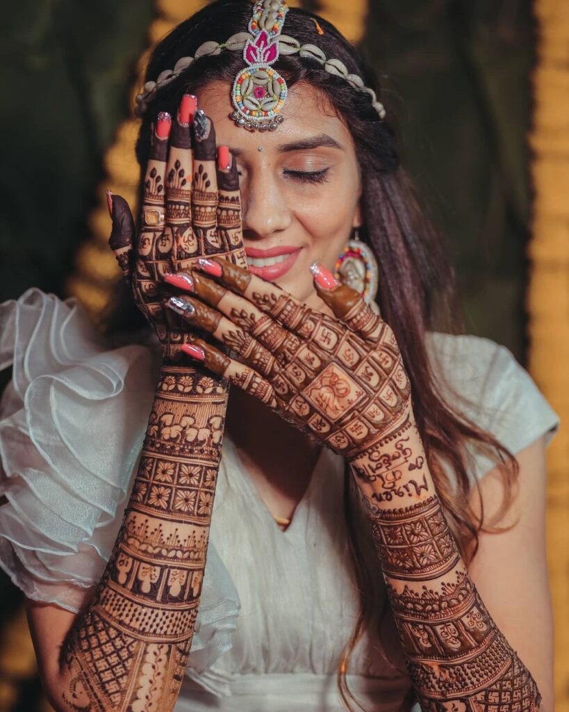 Modified Jaal Mehndi Design