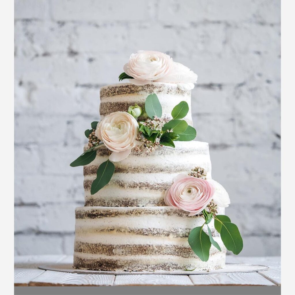 Naked Cake For Summer Weddings