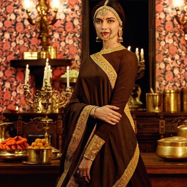 Deepika Padukone Mathapatti Sabyasachi 1