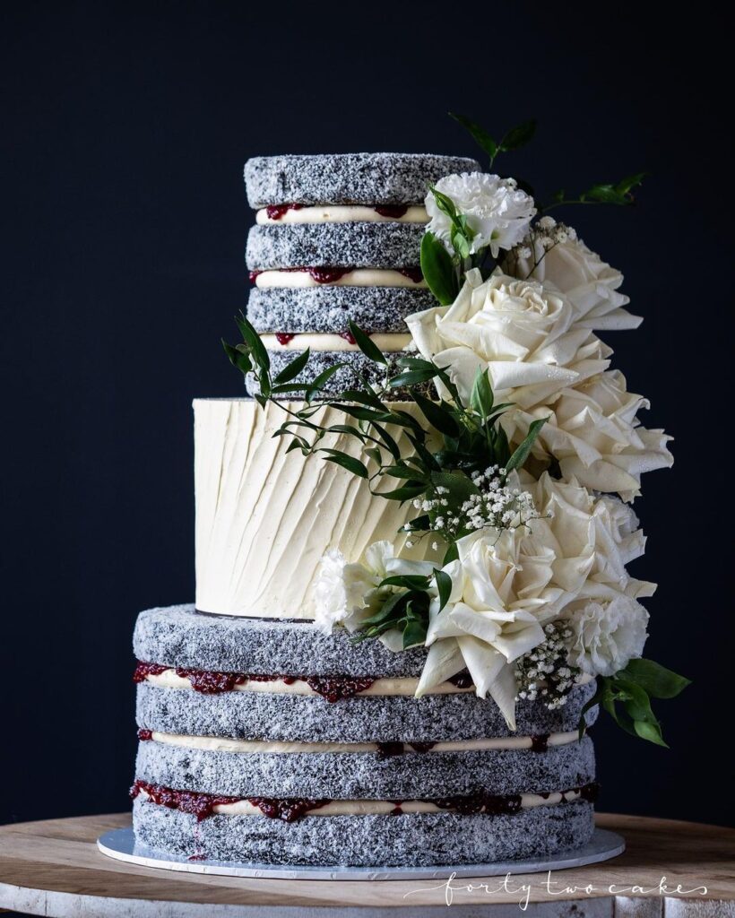 Naked Cake Wedding