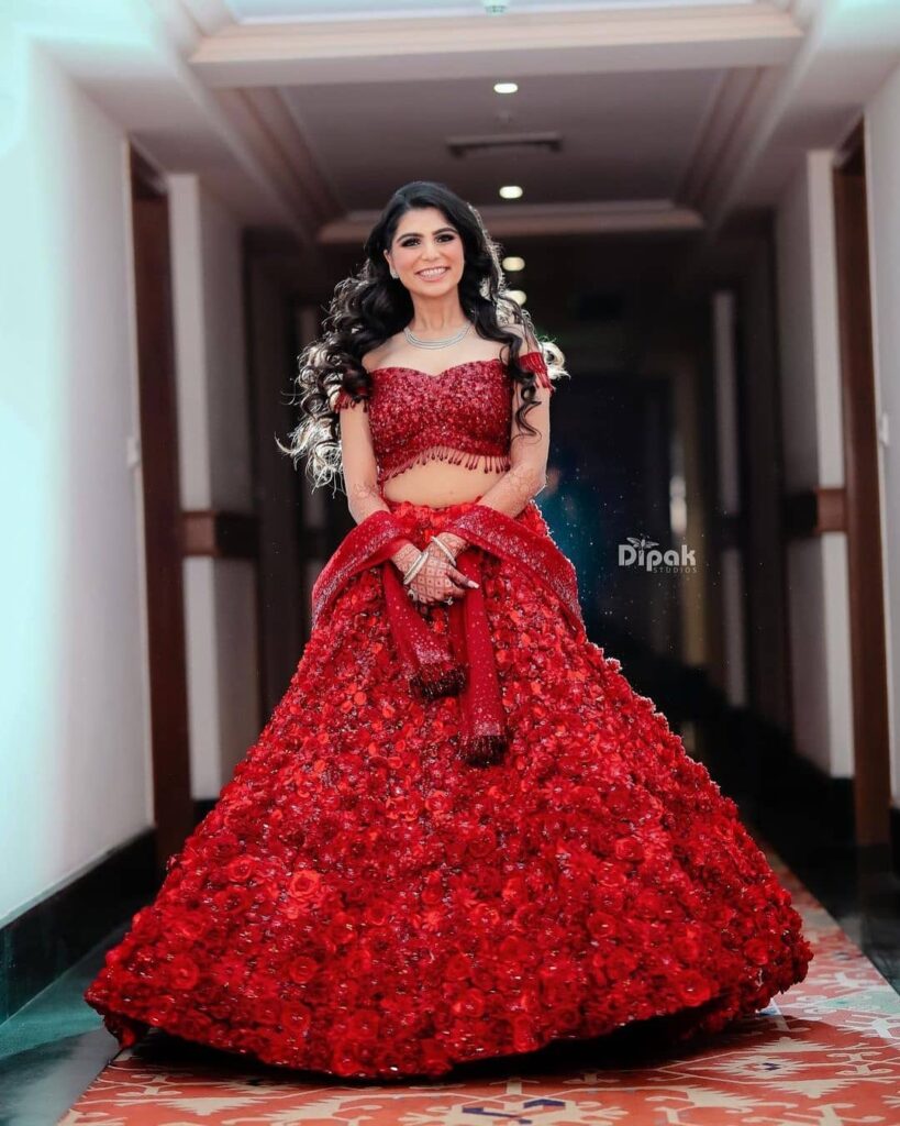 20+ Ravishing Engagement Gowns For Brides That Will Leave You Stunned –  ShaadiWish