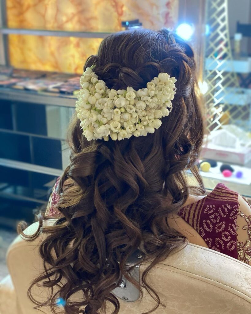 15 Best Bridal Hairstyles For Short Hair: From 'Chand Choti', Wavy Bob To  Partly-Braided Hairdo