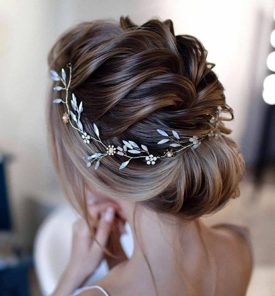 Top 5 Easy Christmas Party Hairstyles For Every Hair Type | RPR