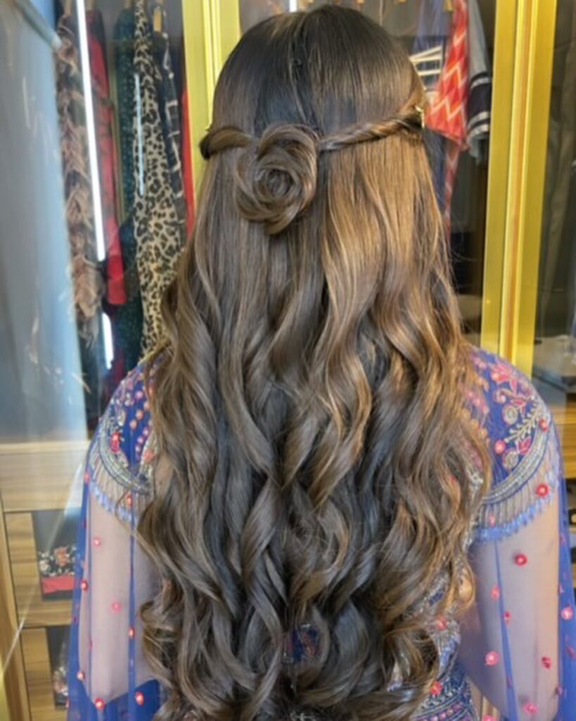 Mehendi Hairstyle For Long Hair