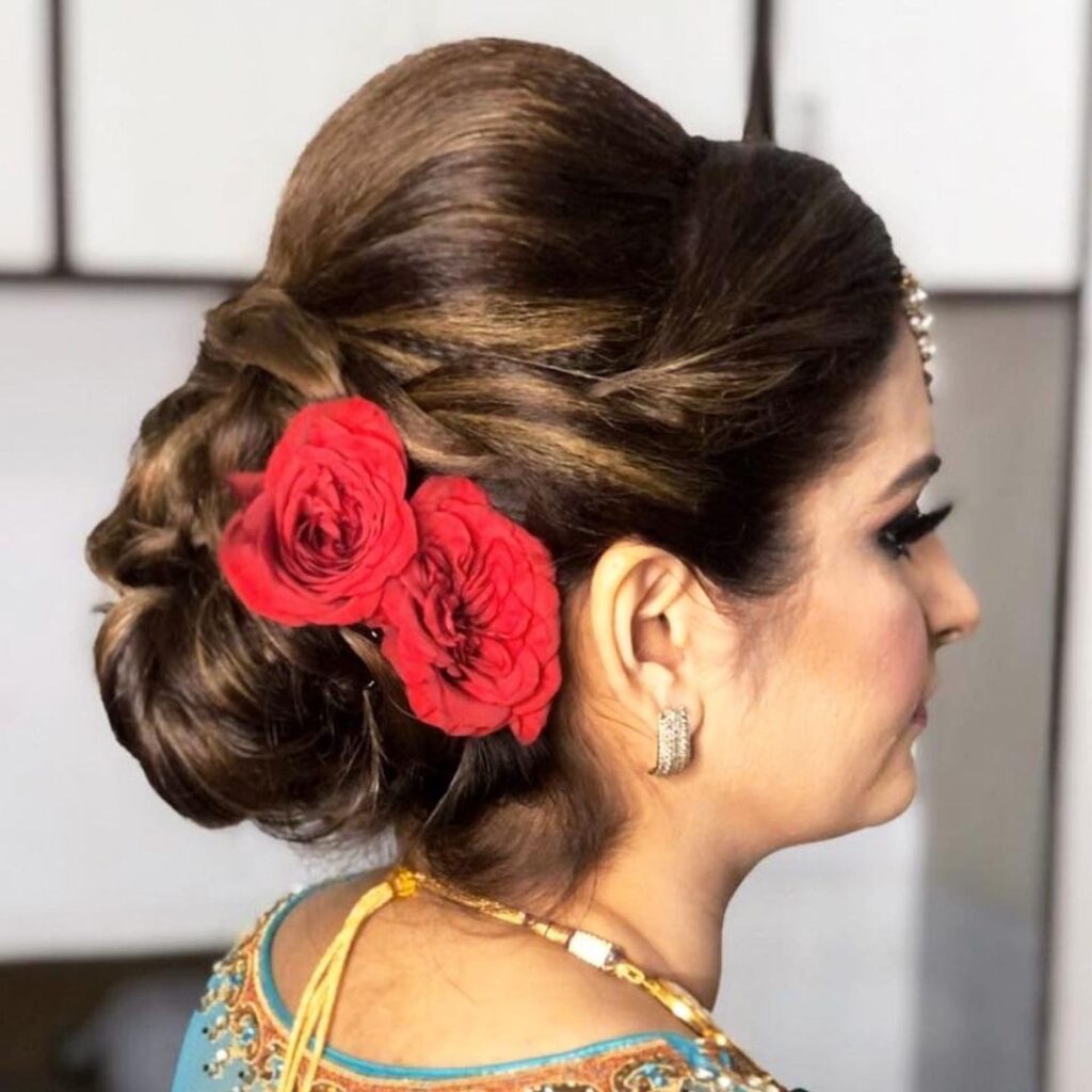 Mehendi Hairstyle For Mothers