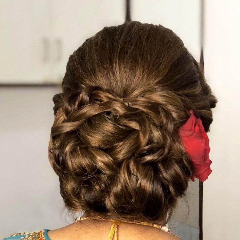 Mehendi Hairstyle For Mothers