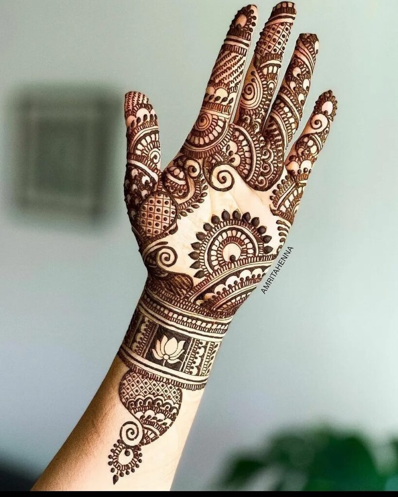 easy mehendi designs for hands latest 2022