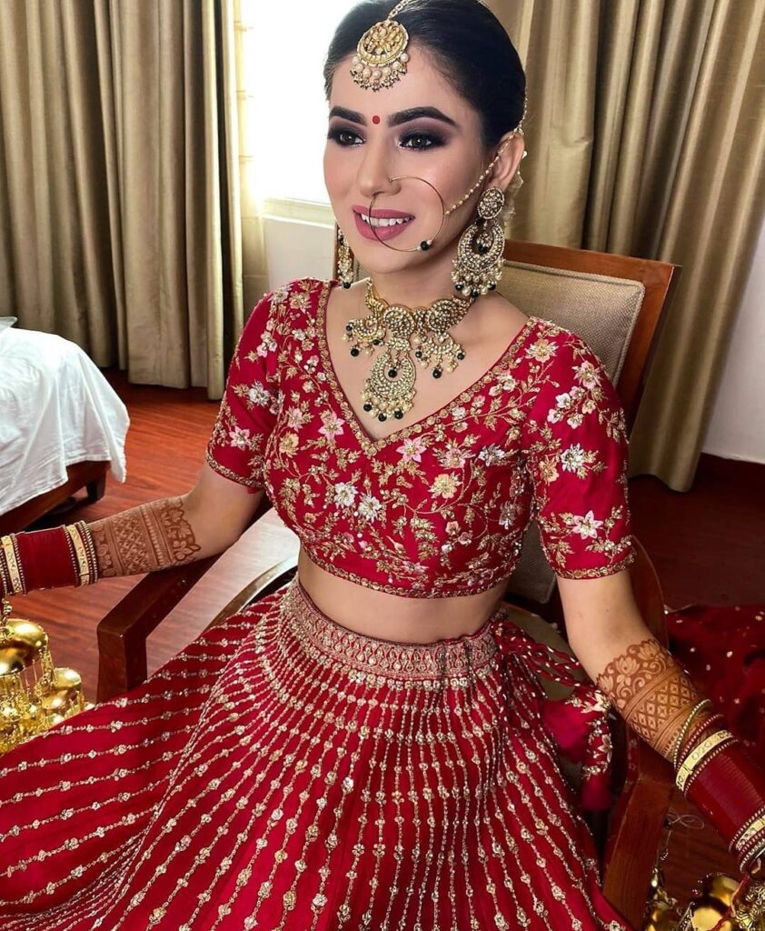 Here Are Our Top Bridal Jewellery Picks for Red Lehenga