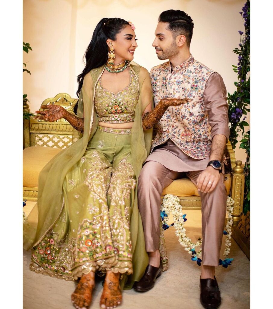 Mehendi outfit hot sale for groom