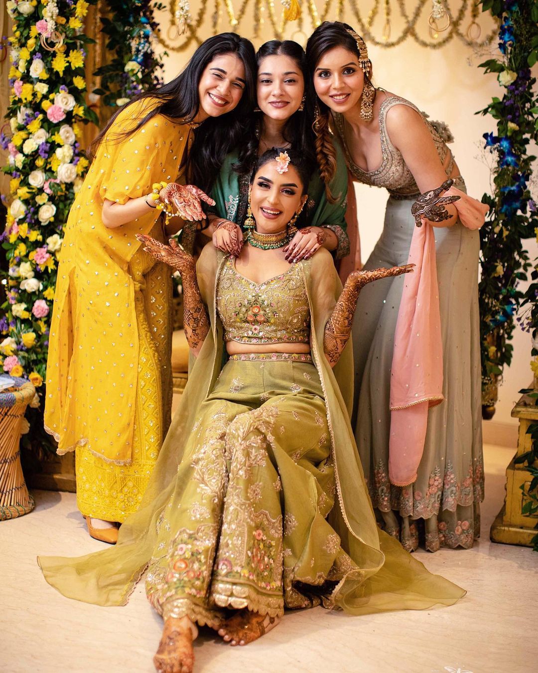 41 Mehendi Outfits & Dresses To Inspire Your Own - Wedbook