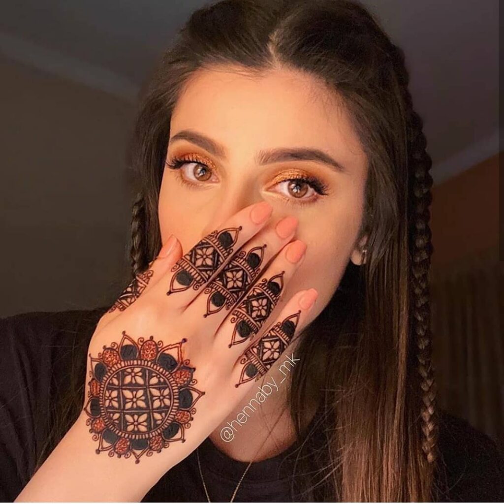 Finger Mehendi Design