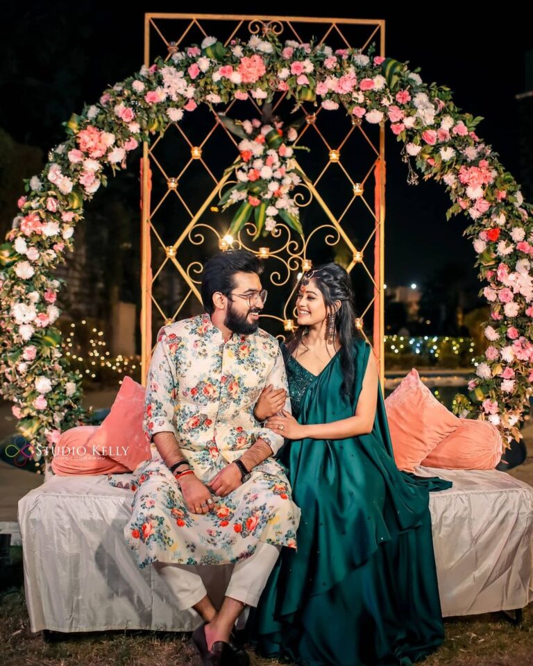 41 Mehendi Outfits & Dresses To Inspire Your Own - Wedbook