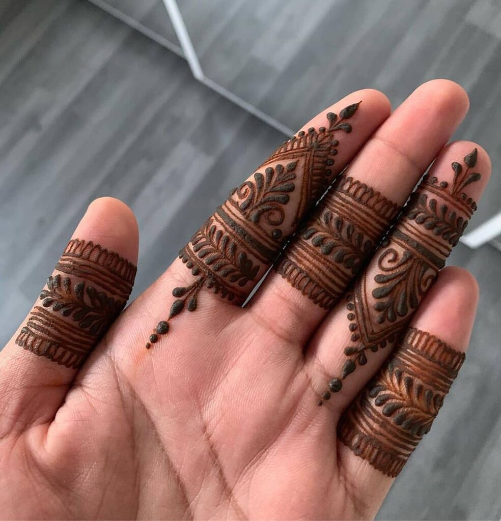 Finger Mehendi Design