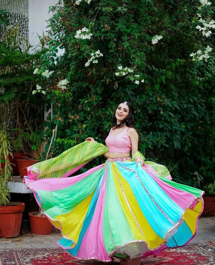 Colorful Mehendi Outfits