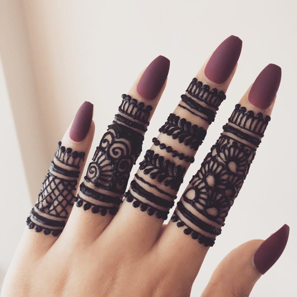 Finger Mehendi Design