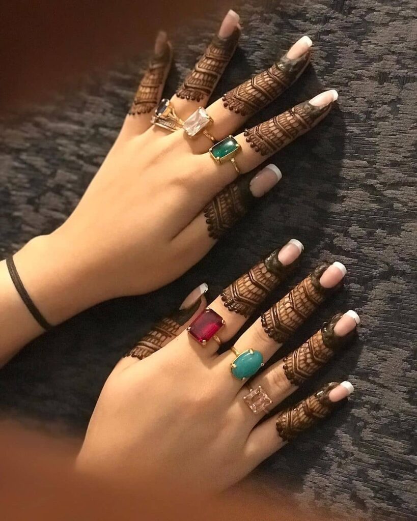 Finger Mehendi Design