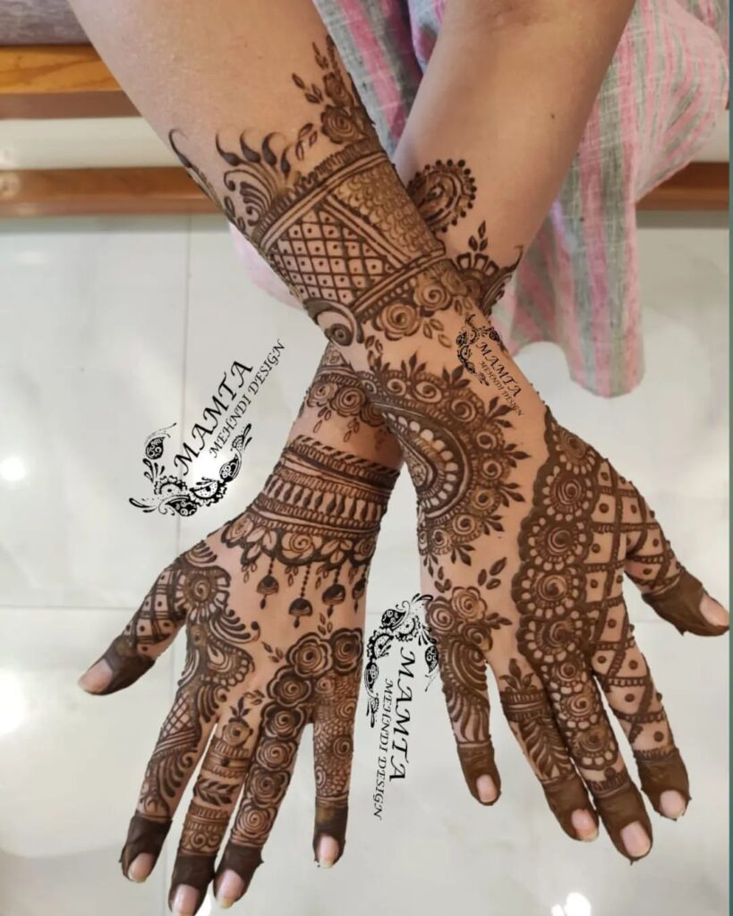 Stylish Back Hand Mehndi Design