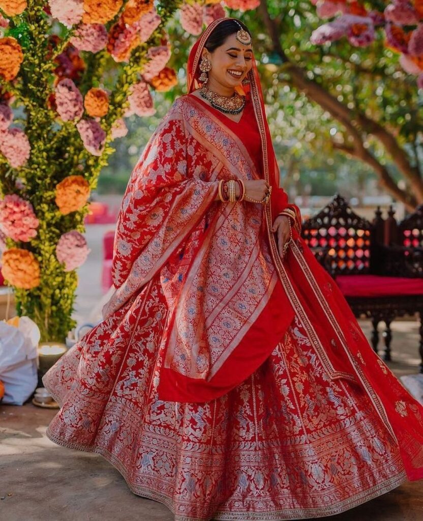 Red hot sale wedding lengha