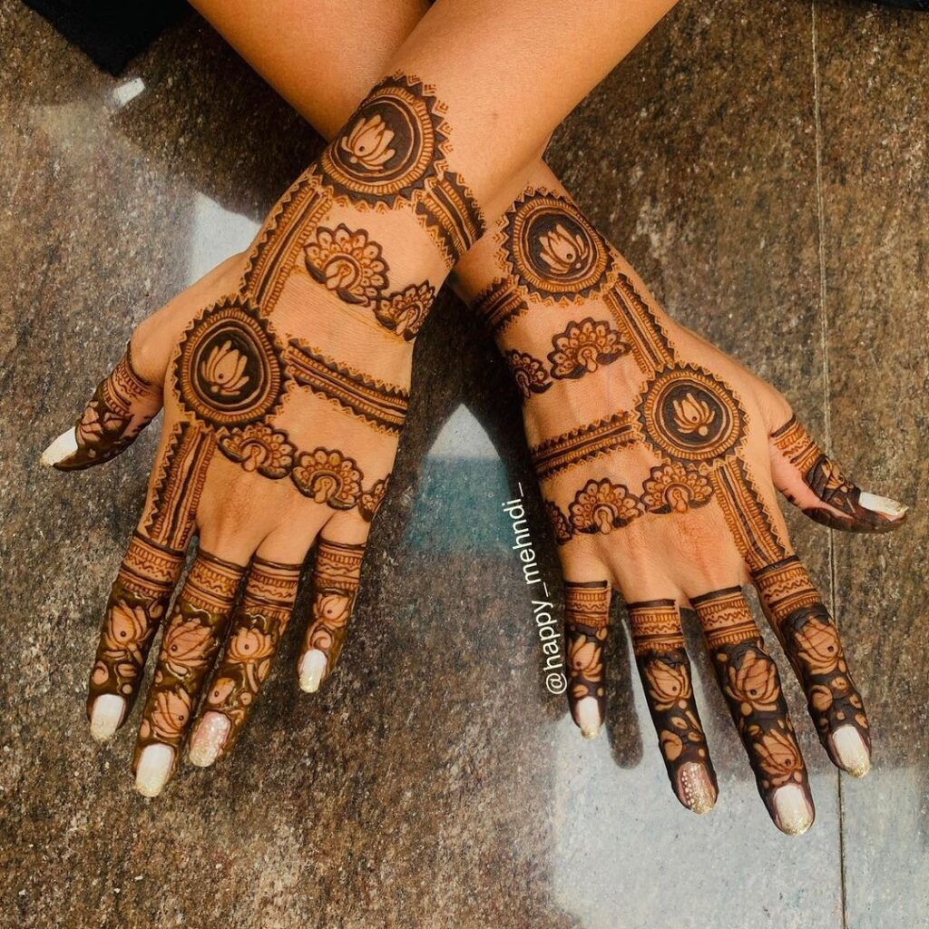 Stylish Back Hand Mehndi Design