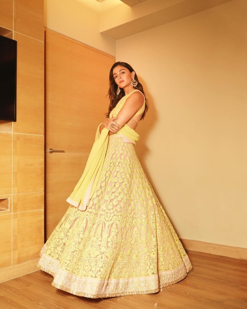 Alia bhatt lehenga images sale