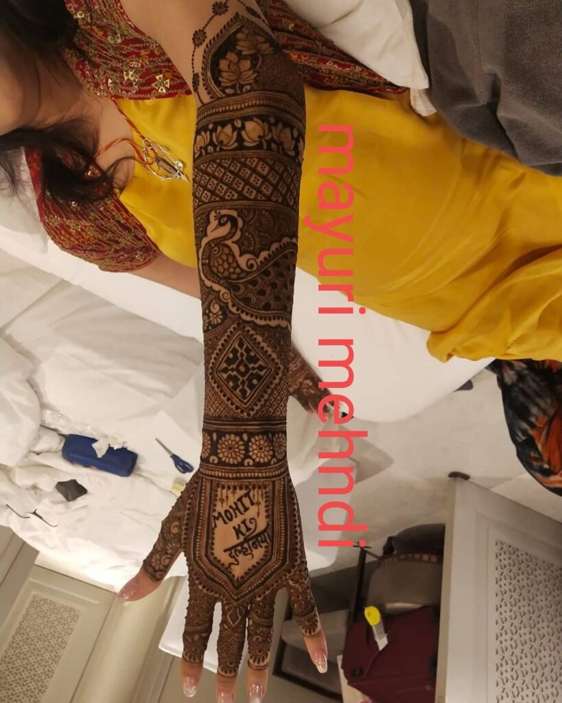 Gorgeous Back Hand Bridal Mehndi Designs - Back Hand Bridal Mehndi Designs  - Bridal Mehndi - Crayon