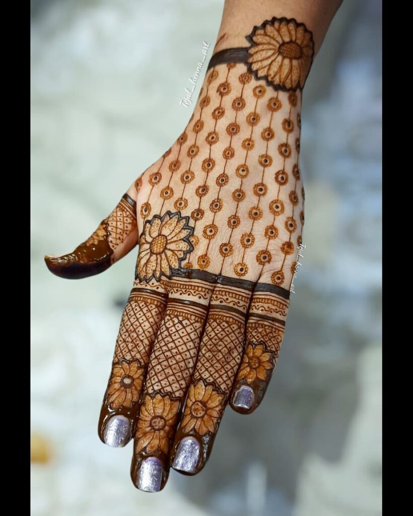 Stylish Back Hand Mehndi Design