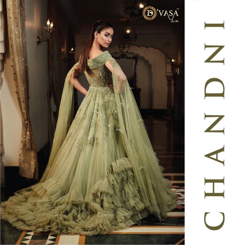 SUMSHY Velvet Ladies Designer Wedding Wear Lehenga Choli Wholesale Catalog