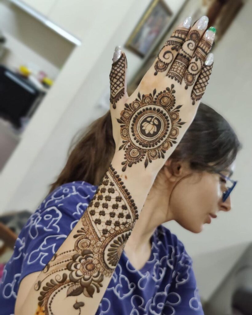 Simple Bharwa Mehendi