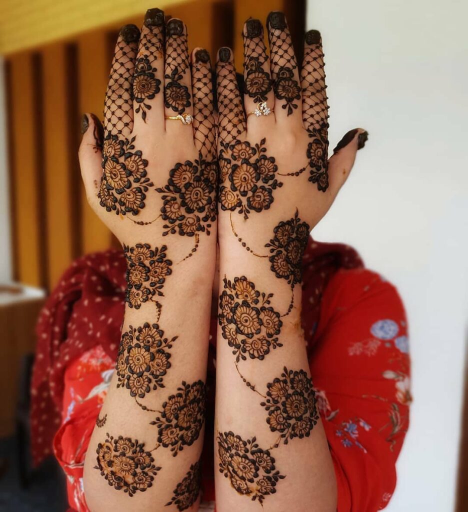 Simple Bharwa Mehndi Design