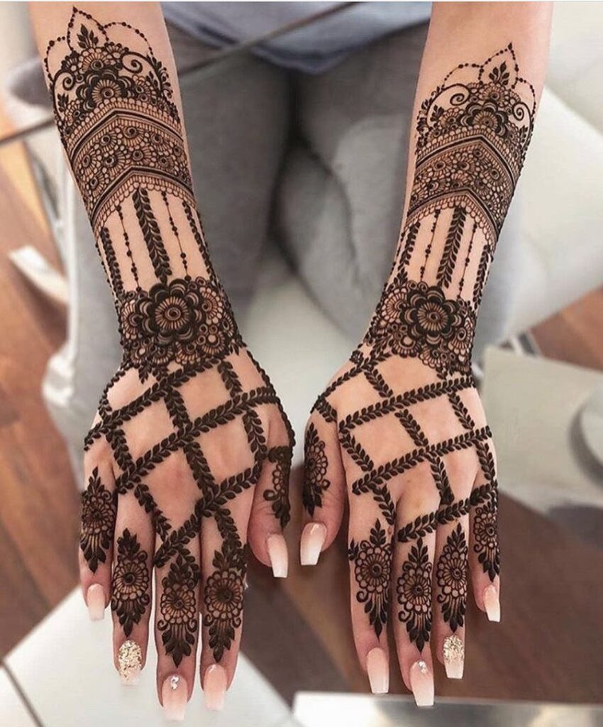 Simple Bharwa Mehndi Design